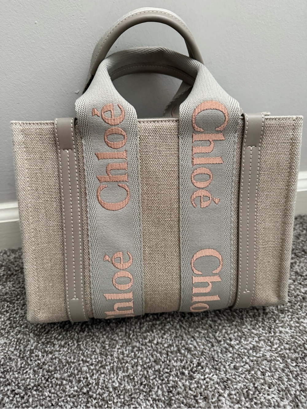 Chloé Small Woody Tote in Vintage Khaki - Picture 3 of 16